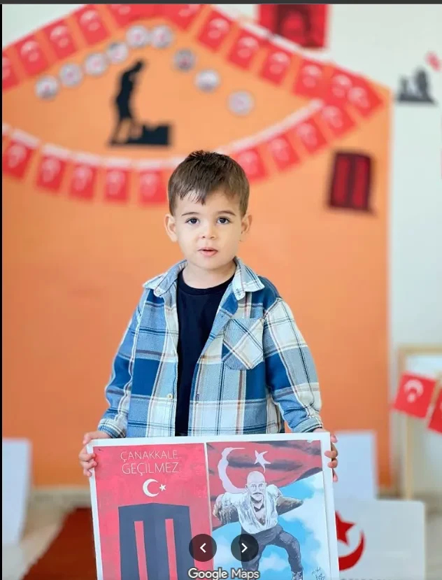 Çanakkale anma günü çalışması — minik öğrencimizin elinde tablosu